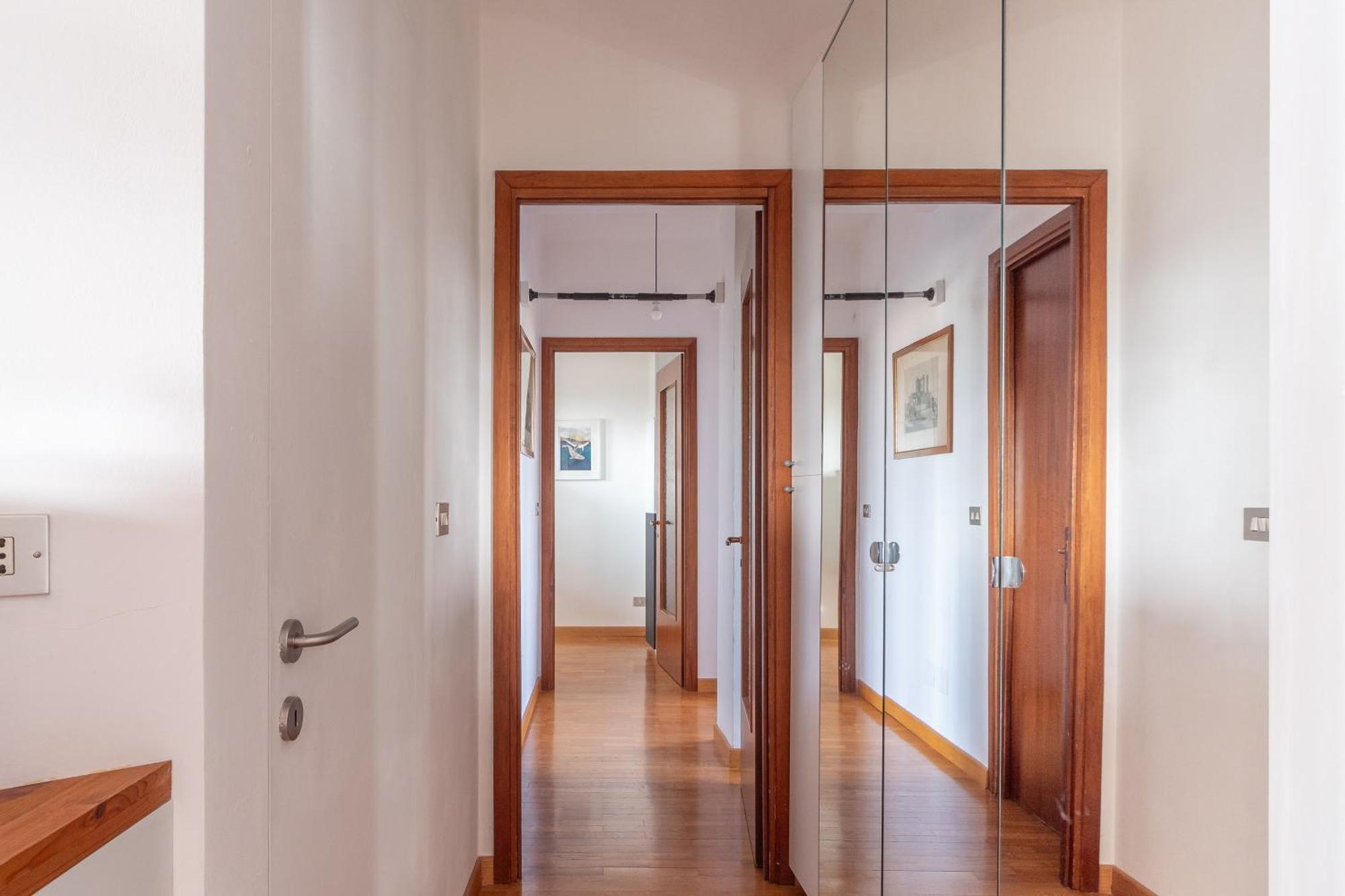 Trilocale In Via Pogatschnig 40 -- San Siro-rho Fiera-duomo *